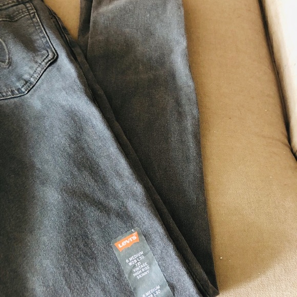 Levi’s High Waist Skinny Jeans - Picture 4 of 4